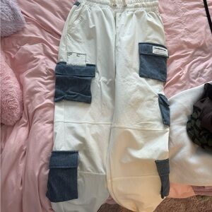 MDV White Cargo Pants with Blue Pockets